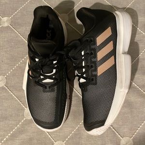 adidas tennis court shoes size 8.5